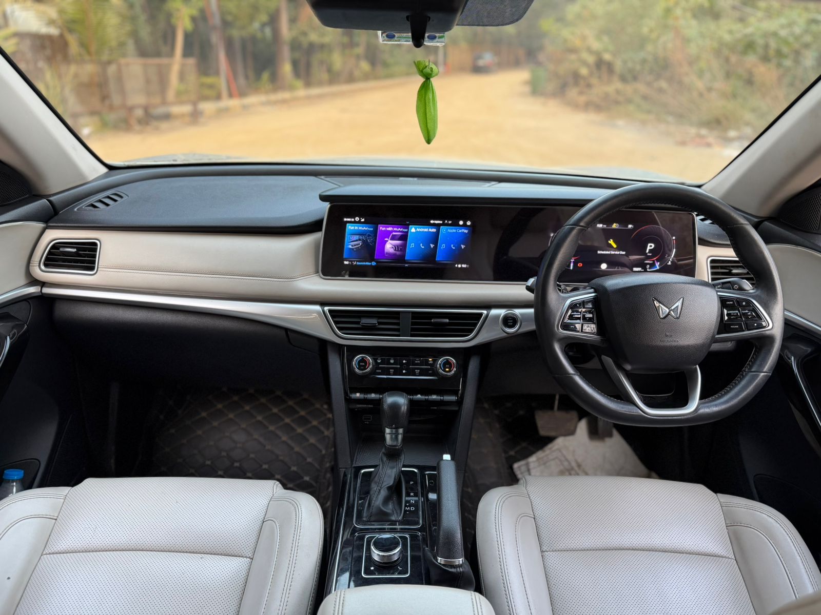 Mfg 2021/mfg 2022 Mahindra XUV 700 AX7 DSL
