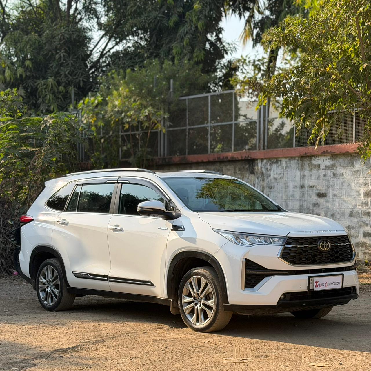 2023 Toyota Innova Hycross ZX (o)