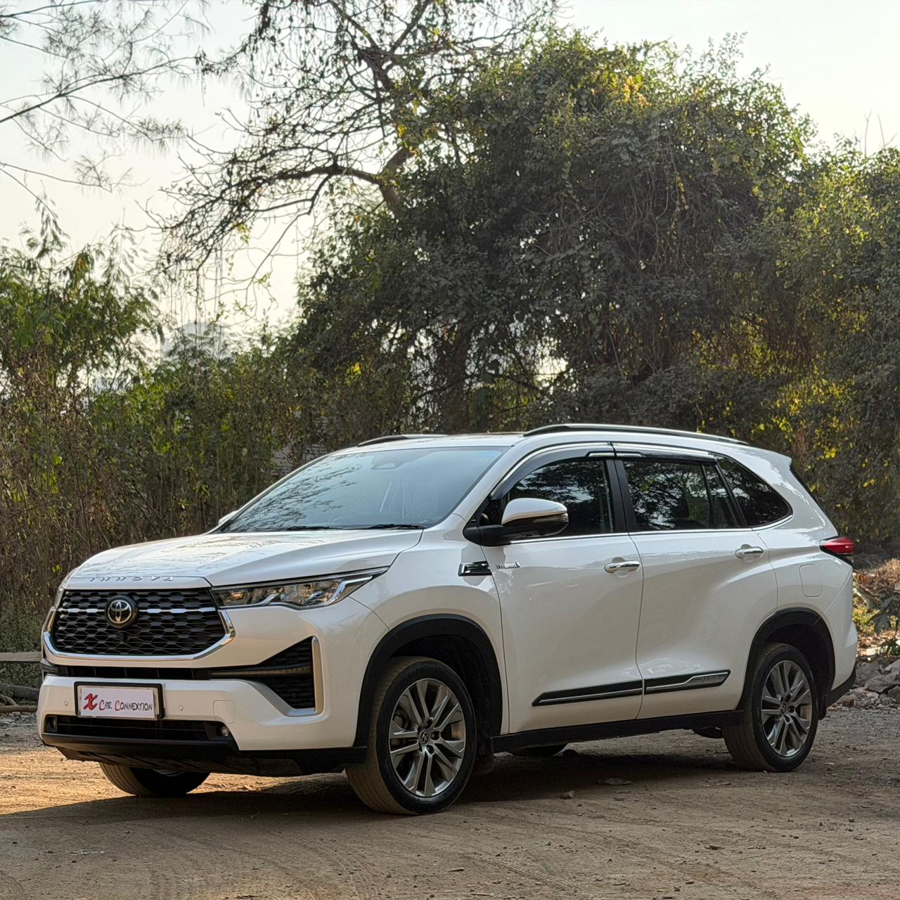 2023 Toyota Innova Hycross ZX (o)