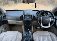 2017 Mahindra XUV 500 W10