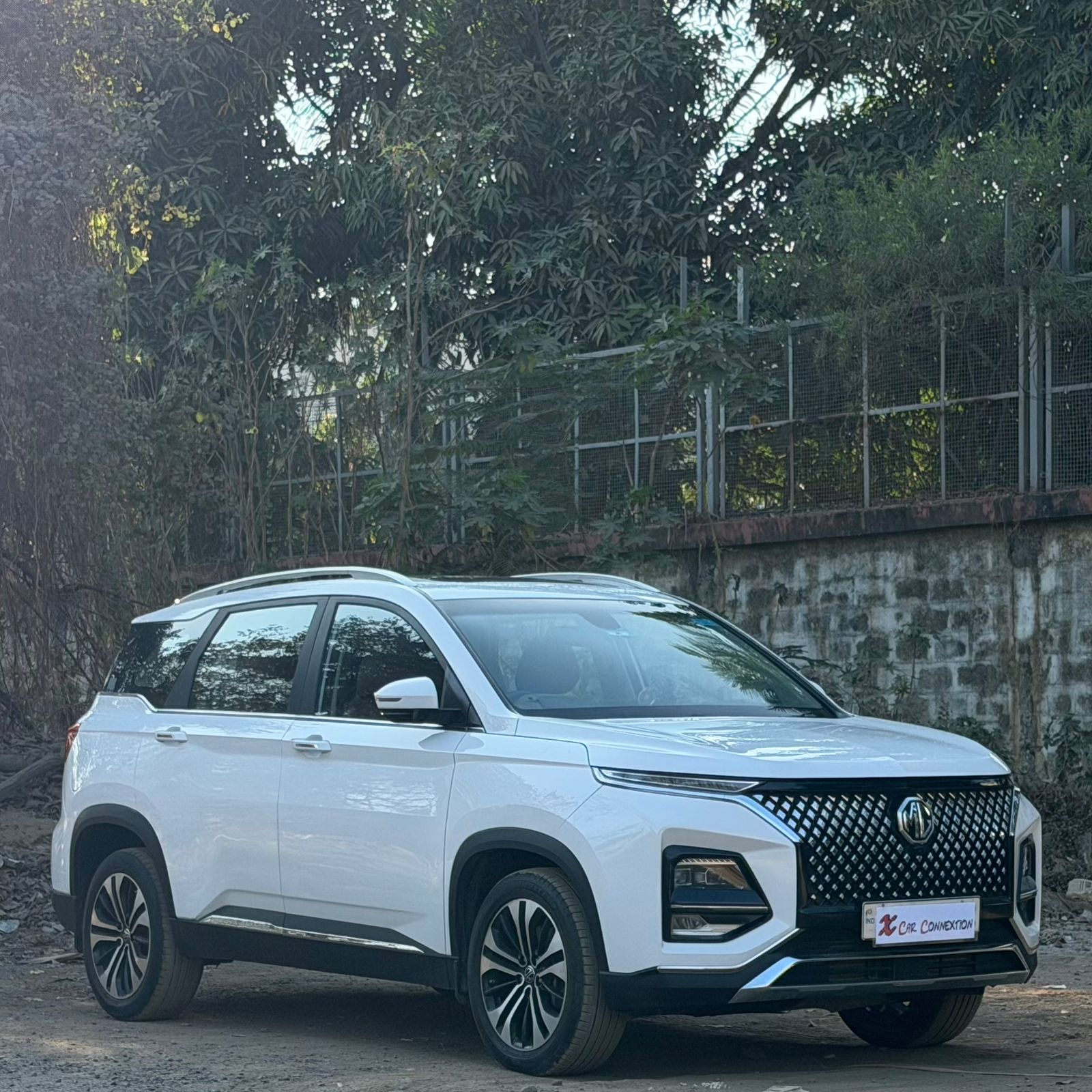2023 MG Hector Plus CVT Sharp Pro