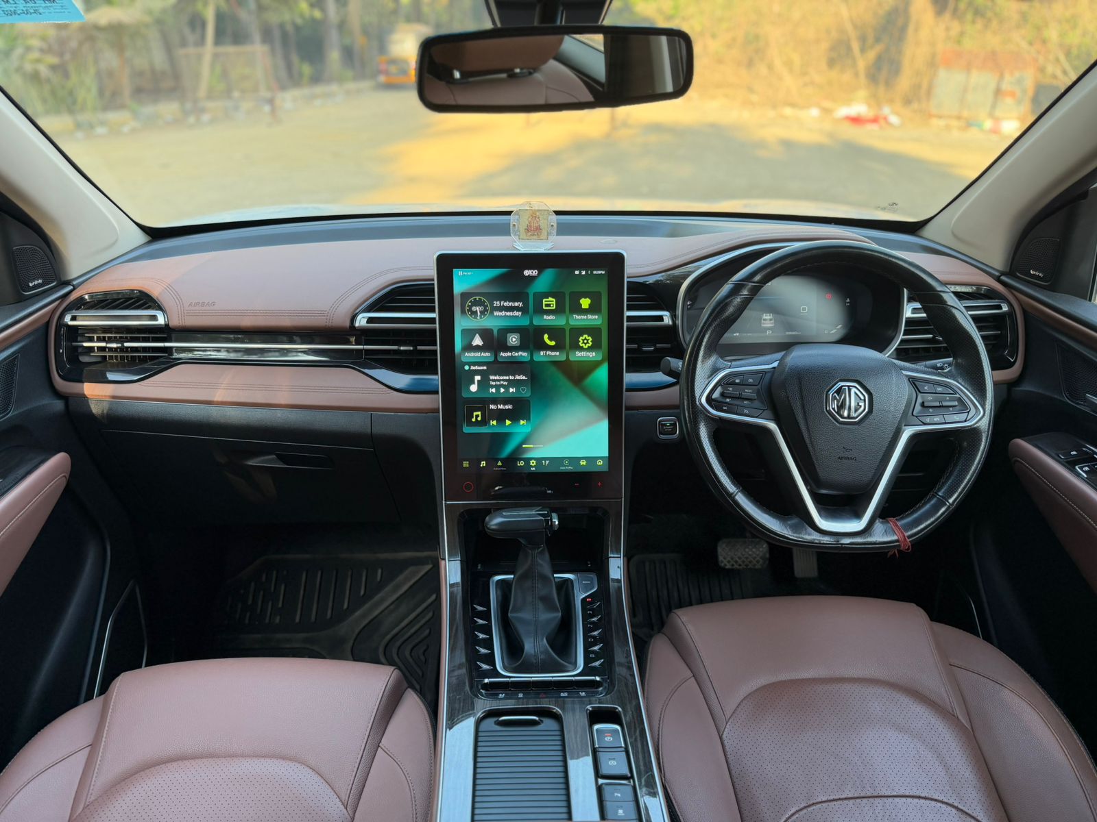 2023 MG Hector Plus CVT Sharp Pro
